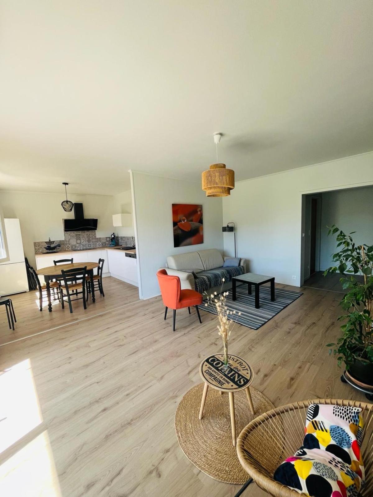 Appart T4 85M2 Spacieux Climatisation Parking Rodez Esterno foto
